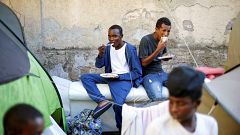 Roma pide detener la acogida de inmigrantes