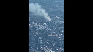 Légi felvételek a füstölő Grenfell-toronyról