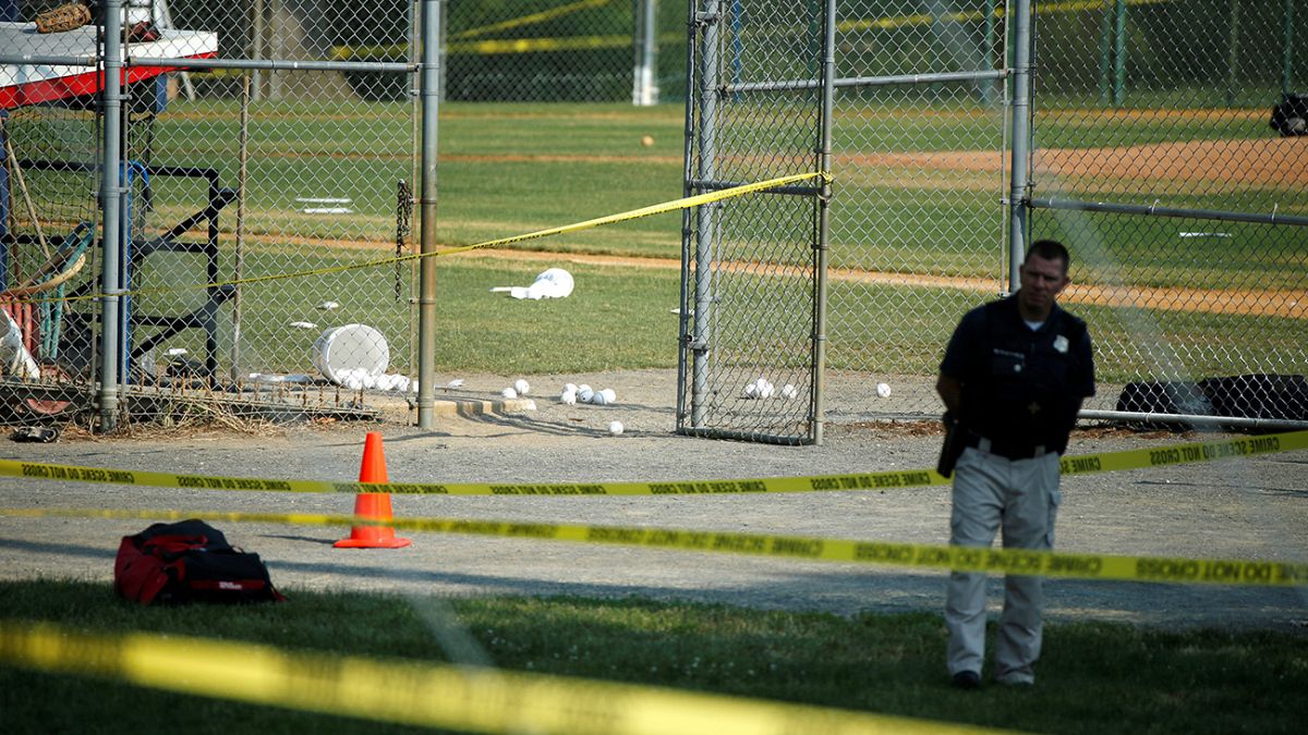 USA: several people wounded after a gunman shoots at congressman and police at a charity baseball event in Virginia