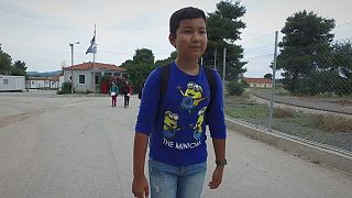 В Греции маленьким беженцам нашли места в школах