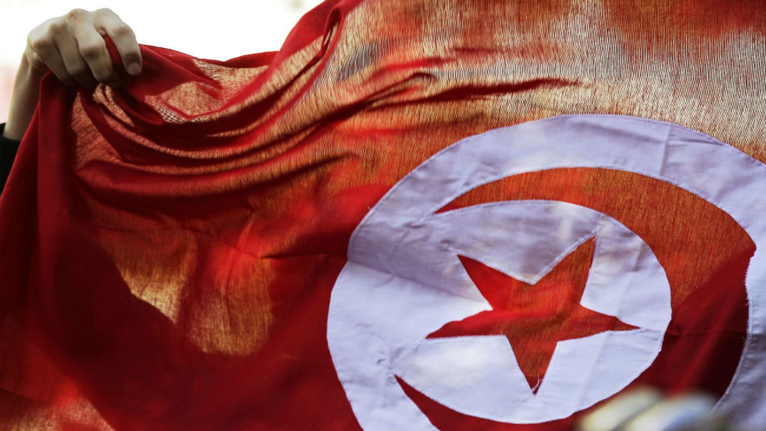 تمديد حالة الطوارئ في تونس