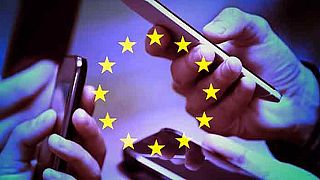 Búcsút inthetünk a roamingdíjaknak Európában