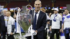 هل يدرب زيدان منتخب الديوك؟