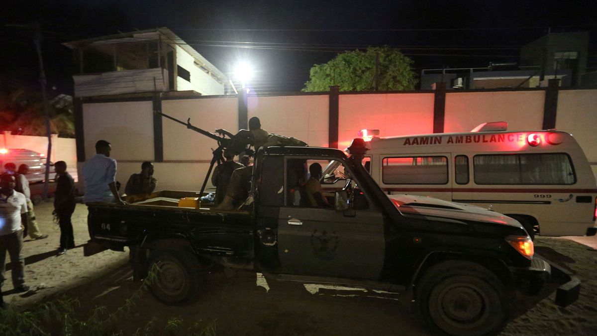 Somali'de restorana bombalı saldırı