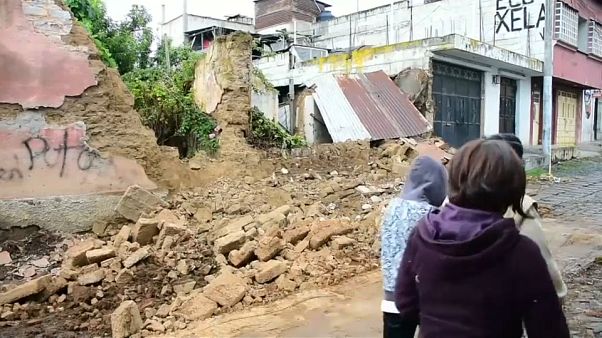 Sismo na Guatemala faz cinco mortos Sismo na Guatemala faz cinco mortos