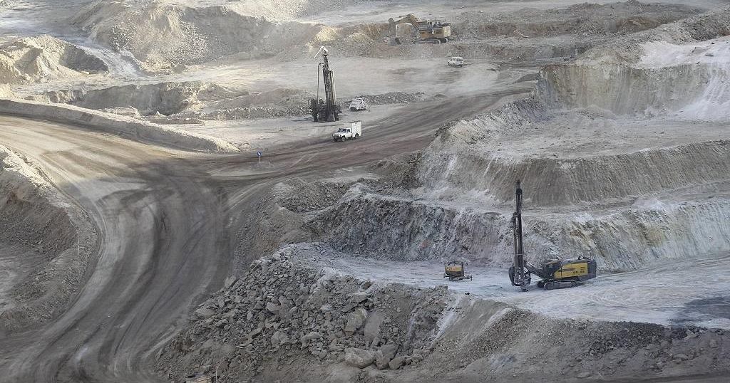 Black ownership in South Africa mines raised to 30 percent | Africanews