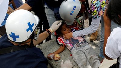 Sitzstreik und Tränengas: Straßenkämpfe in Caracas