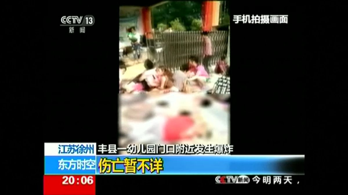 Explosão vitima dezenas à porta de jardim de infância no leste da China