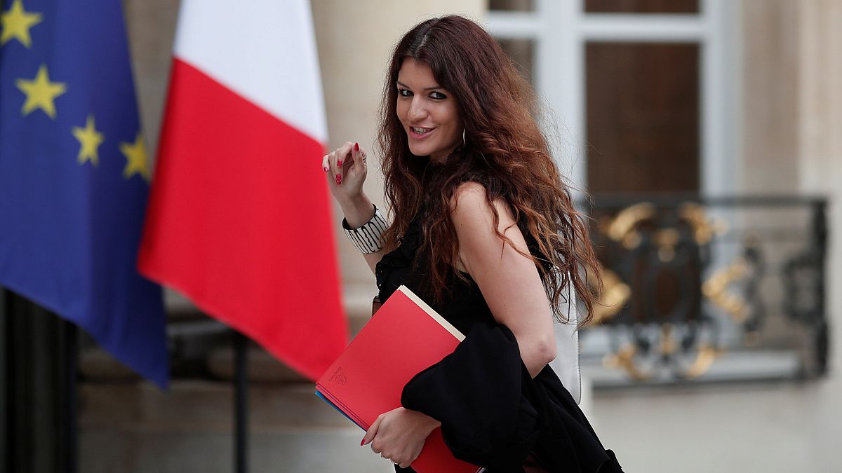 جدل حول تغريدة لوزيرة فرنسية تنشر صور زيارتها لإحدى شوارع باريس