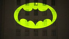 Um "Batman" no céu de Los Angeles