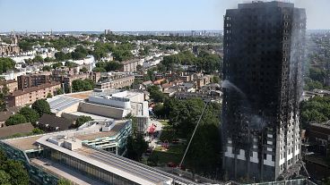 تصاویری از درون برج سوختۀ گرنفل در لندن