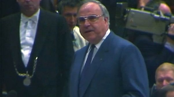 Γιοακίμ Μπίτερλιχ: Ο στενός συνεργάτης του Χέλμουτ Κολ στο euronews Γιοακίμ Μπίτερλιχ: Ο στενός συνεργάτης του Χέλμουτ Κολ στο euronews
