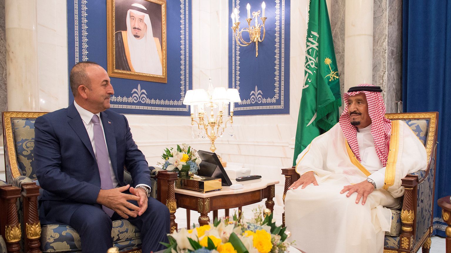 وزير الخارجية التركي يلتقي العاهل السعودي لبحث الازمة القطرية
