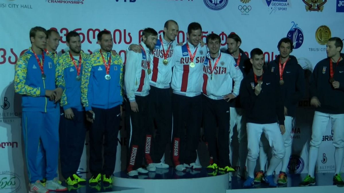 شمشیر بازی قهرمانی اروپا: مدال طلای رقابت های تیمی برای مردان روسیه و زنان ایتالیا