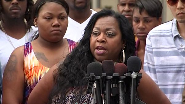 "System fails black people", says mother of murdered Philando Castile "System fails black people", says mother of murdered Philando Castile