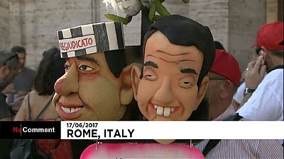 Protesta en Roma por el uso de cupones para remunerar empleos