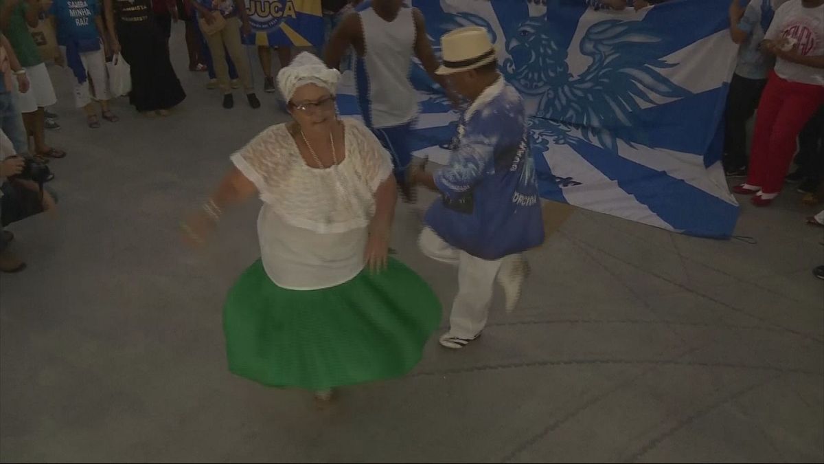 Dance demonstration: Brazilians samba to protest against funding cuts