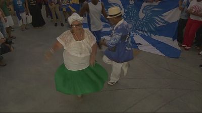 Brasile: samba in piazza contro i tagli