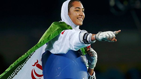 کیمیا علیزاده پرچمدارمسابقات قهرمانی تکواندو جهان کیمیا علیزاده پرچمدارمسابقات قهرمانی تکواندو جهان