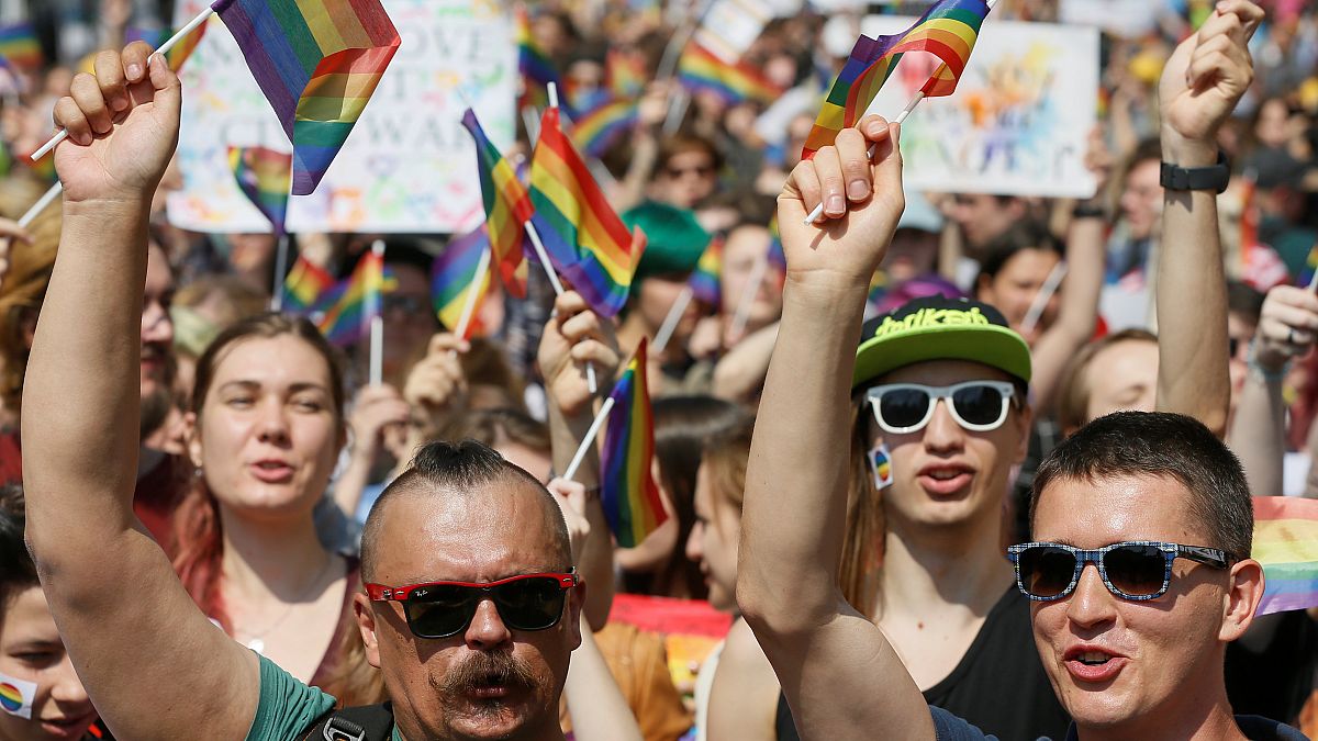 Kiev : 2500 personnes assistent à la gay pride