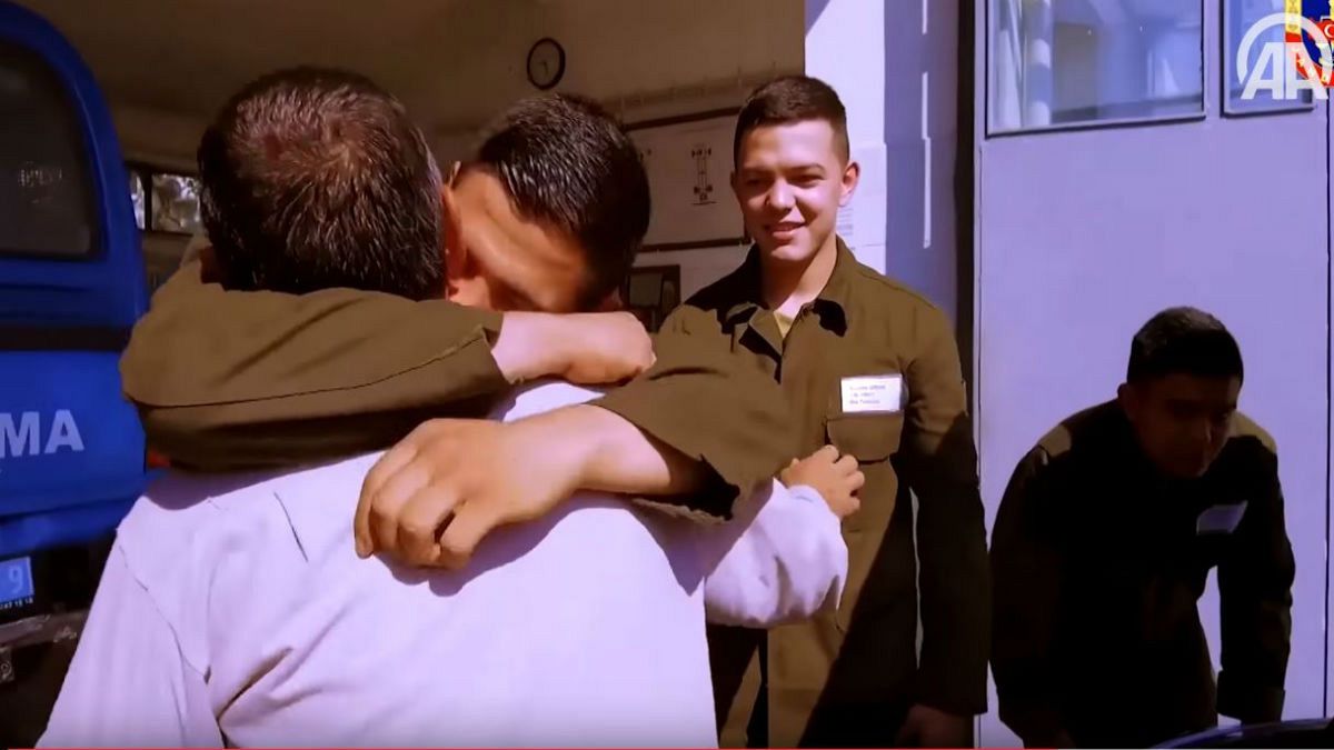 Üçüz askerlerin babasına 'Babalar Günü' sürprizi