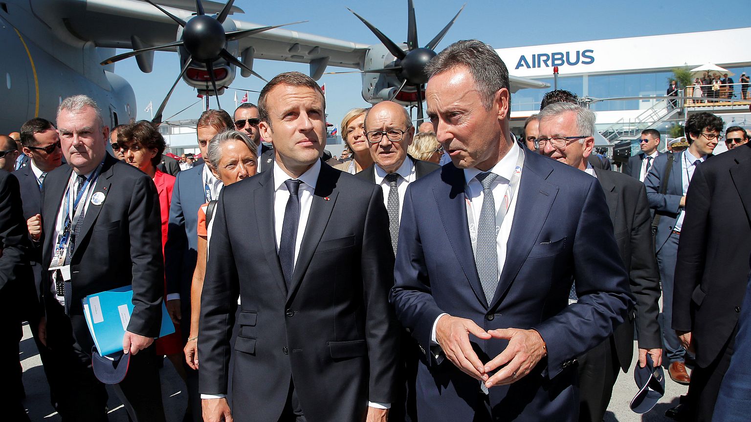 Fransa Cumhurbaşkanı Macron Paris Havacılık Fuarı'nda