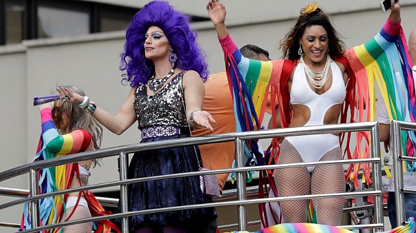 Brezilya'da LGBT üyeleri 'laiklik' talebiyle yürüdü Brezilya'da LGBT üyeleri 'laiklik' talebiyle yürüdü