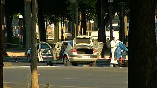 Parigi, lancia l'auto contro la polizia: ucciso