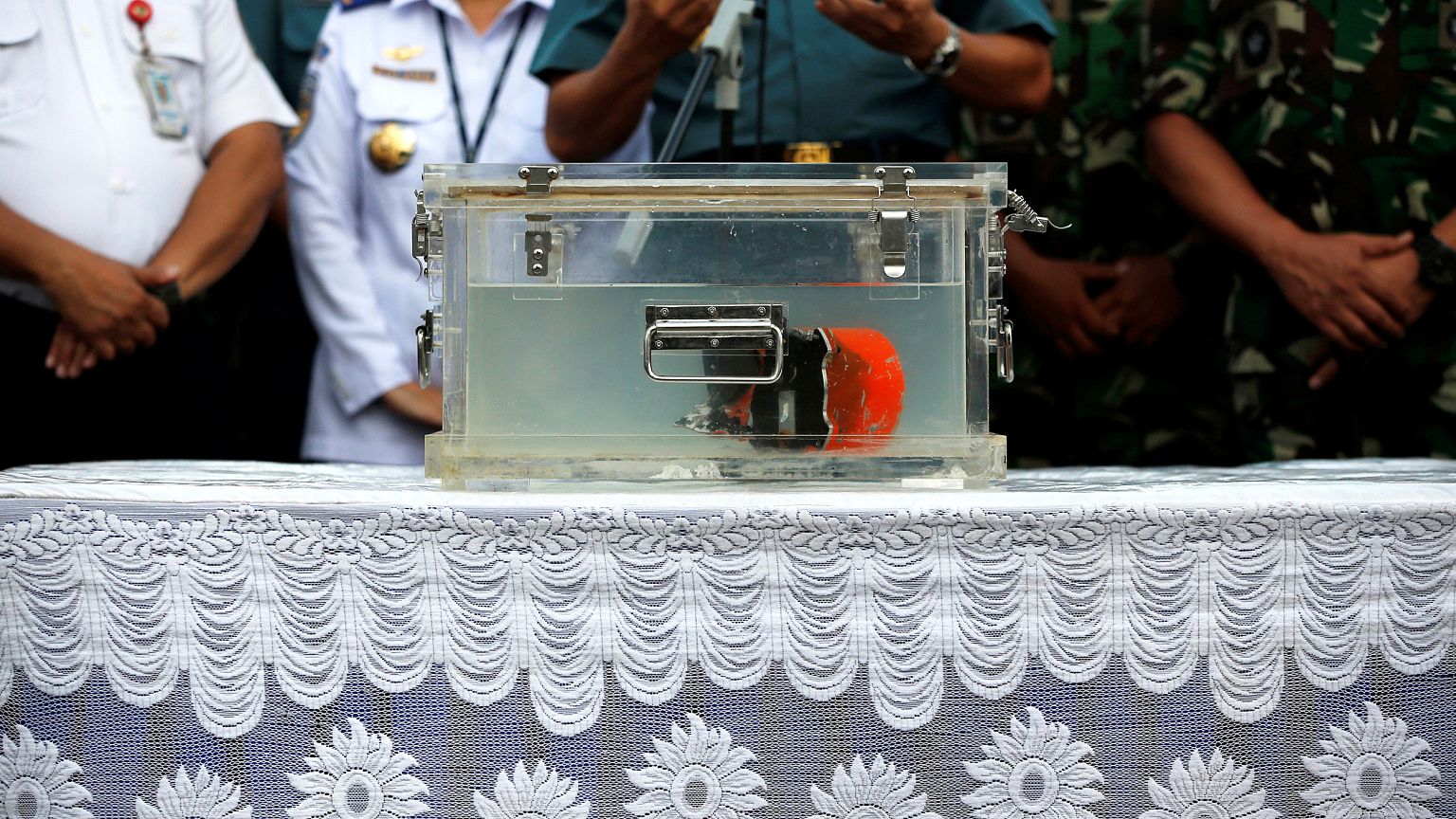 Image: The cockpit voice recorder from Lion Air JT610 in a special containe