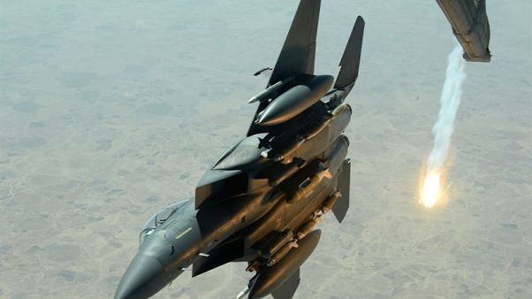 أنباء عن انقاذ قائد الطائرة السورية التي أسقطها التحالف الدولي أنباء عن انقاذ قائد الطائرة السورية التي أسقطها التحالف الدولي