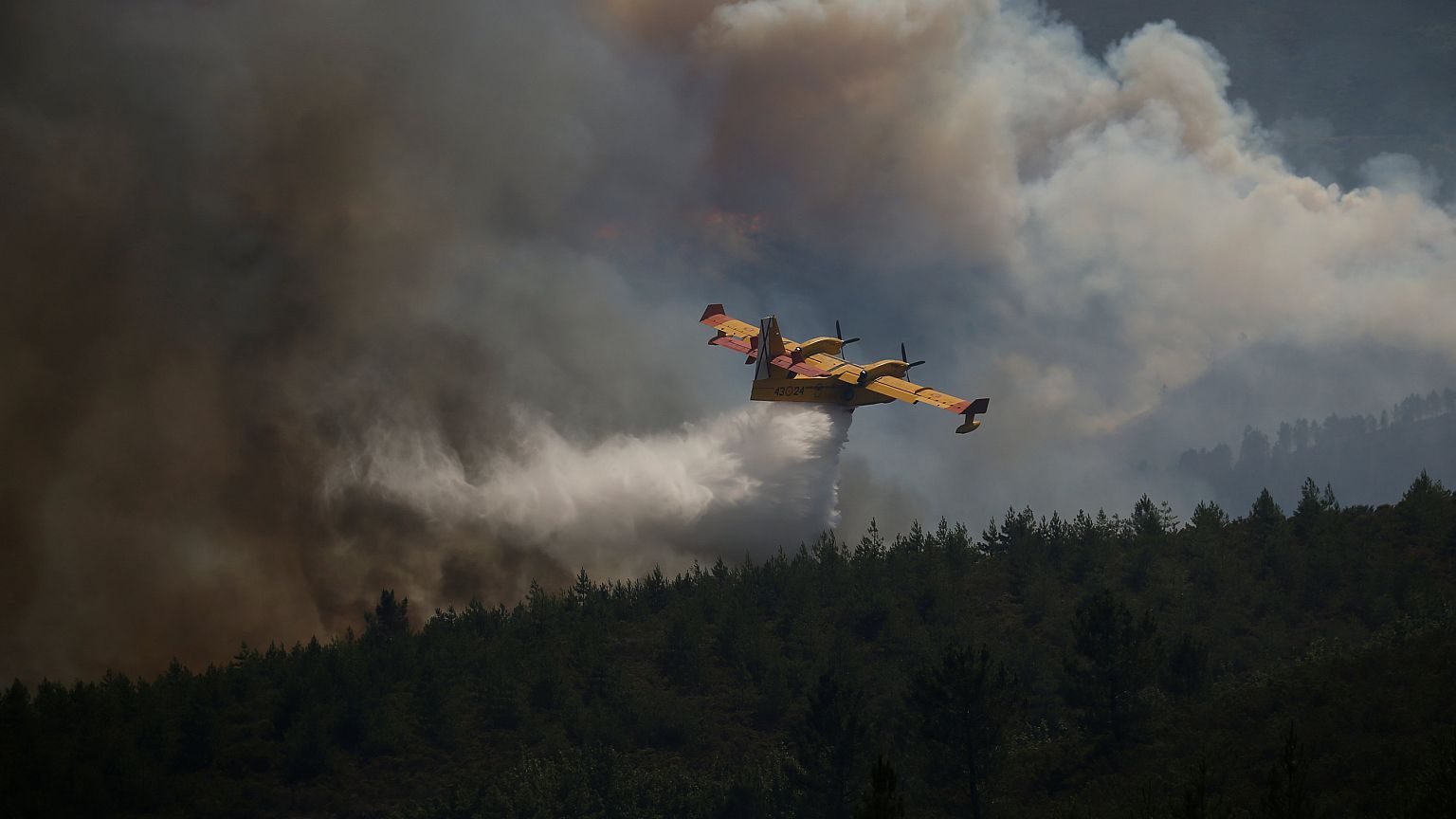 Les pompiers portugais à bout de force
