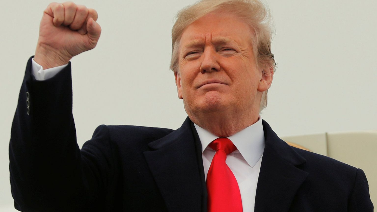 Image: President Trump arrives in Ohio to visit the Lima Army Tank Plant (L