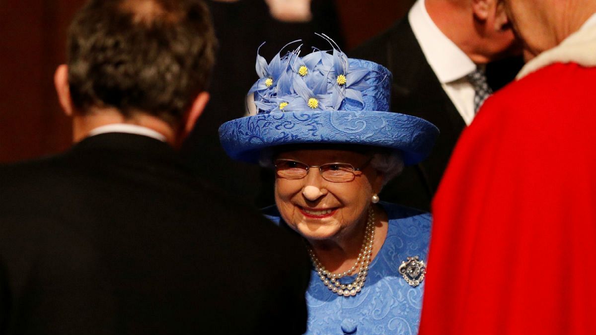 Promise of wide consensus on Brexit as Queen opens parliament