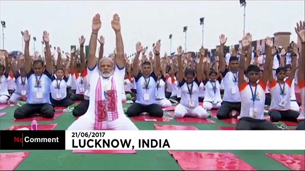 El primer ministro indio, un yogui más El primer ministro indio, un yogui más