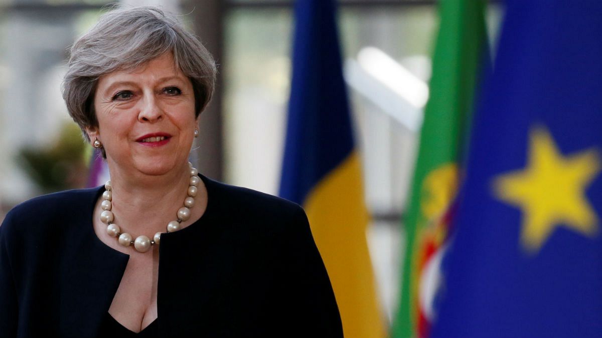 Theresa May to outline proposals for EU citizens in UK at Brussels dinner