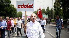 Adalet Yürüşü'nde anayasa restleşmesi