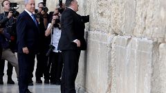 Image: Mike Pompeo  Benjamin Netanyahu