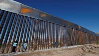Dernière trouvaille de Trump, des panneaux solaires sur le mur du Mexique