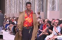 Louis Vuitton valide le style "claquettes-chaussettes"