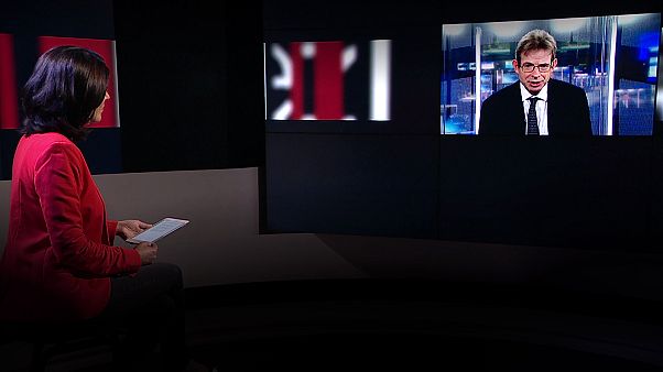 İngiliz hükümeti tarafsız bir hakem rolünü nasıl üstlenebilir? İngiliz hükümeti tarafsız bir hakem rolünü nasıl üstlenebilir?