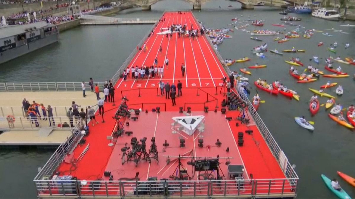 Paris-2024 : une piste d'athlétisme sur la Seine