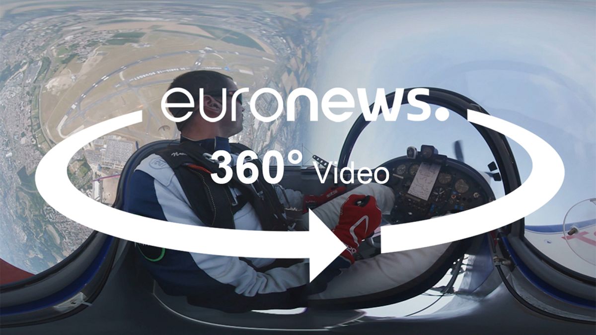 Inside an aerobatic flight: a 360 view from the cockpit