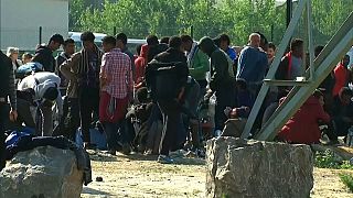 Collomb à Calais : "il n'y aura pas de centre"