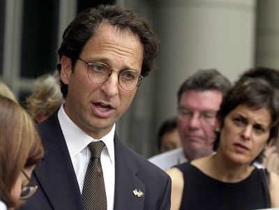 Assistant U.S. Attorney Andrew Weissmann talks with the media outside the federal courthouse in Houston on Oct. 2, 2002.