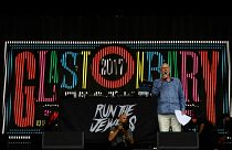 Jeremy Corbyn superstar du Festival de Glastonbury