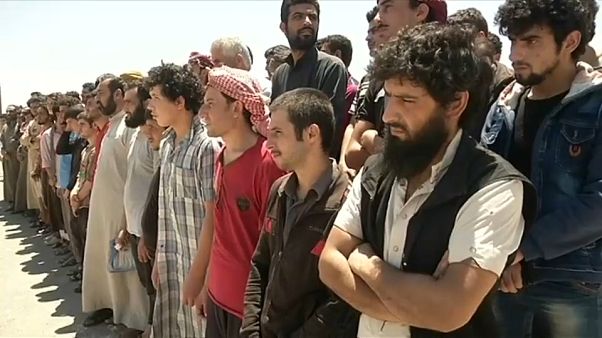 الأسد يعفو عن مئات المعتقلين السوريين عشية عيد الفطر الأسد يعفو عن مئات المعتقلين السوريين عشية عيد الفطر