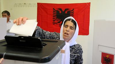 Parlamentswahl Albanien: Geringe Wahlbeteiligung