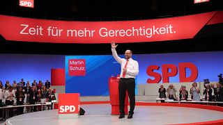 Schulz ao ataque tenta relançar campanha para chanceler