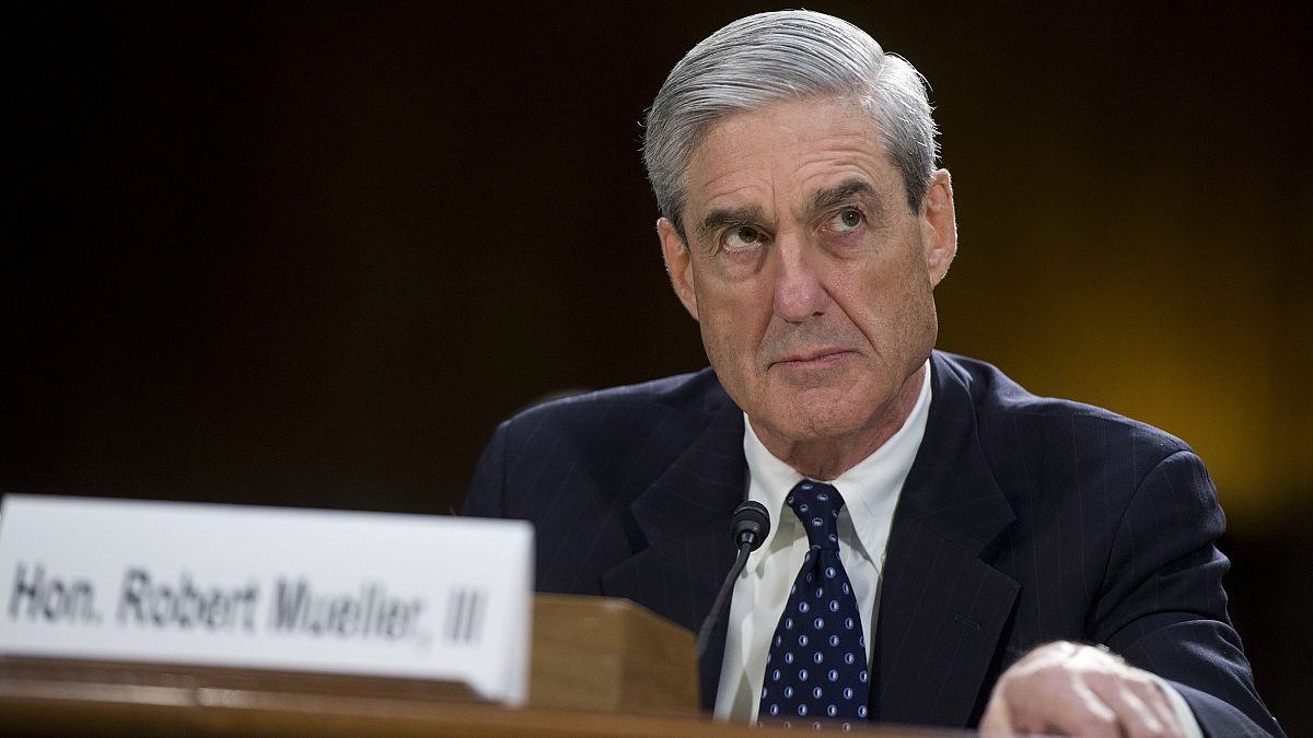 Image: FBI Director Robert Mueller testifies before a Senate Judiciary Comm