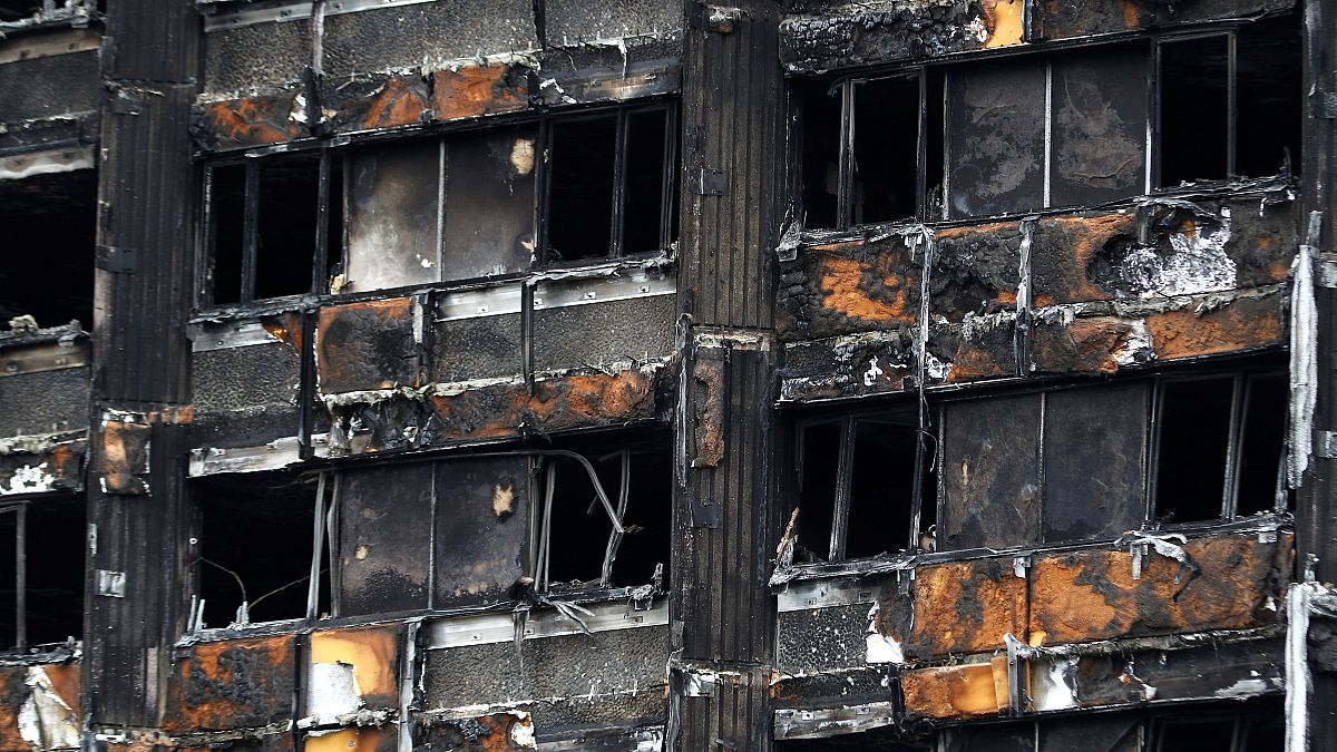 Tűzveszélyesek a brit toronyházak